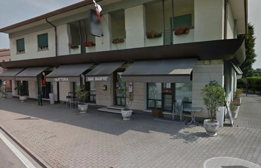 Guest house Aparthotel Manfre Vedelago  Italy